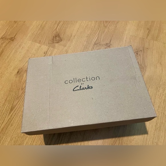 Clark’s Size 7.5 Shoes - Picture 6 of 13